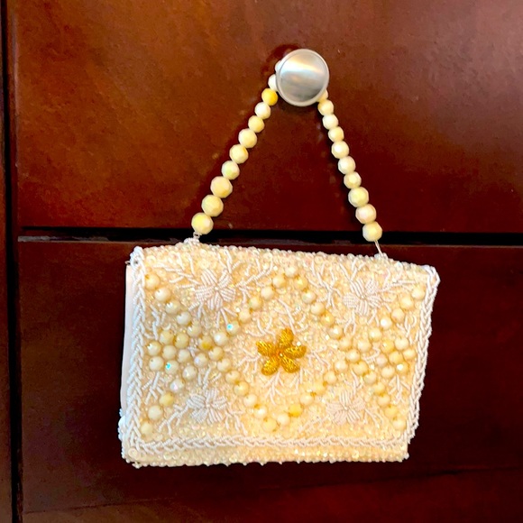 Vintage Handbags - Vintage beaded purse - awesome condition!!!
